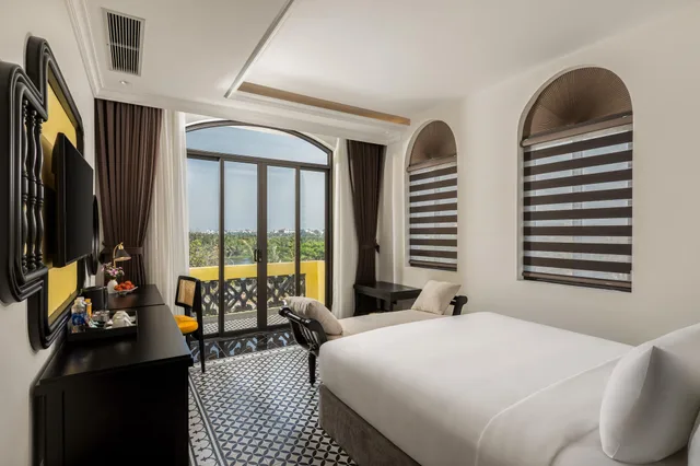 غرفة سيغنتشر بسرير كينج بإطلالة على المسبح، Nesta Hoi An Resort and Spa 1/1
