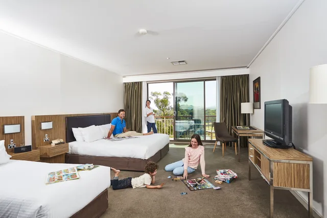 Fairway Room, King and Twin Beds، RACV Goldfields Resort 3/6