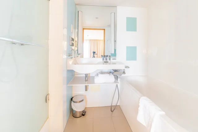 غرفة سوبيريور بسرير كوين مع أريكة، Novotel Southampton 9/10