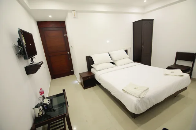 Deluxe, Queen Bed, Resort View، SS Beach Resort 2/4