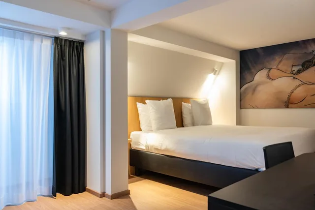 Standard, Double Bed, Canal View, Comic Art Hotel 3/6