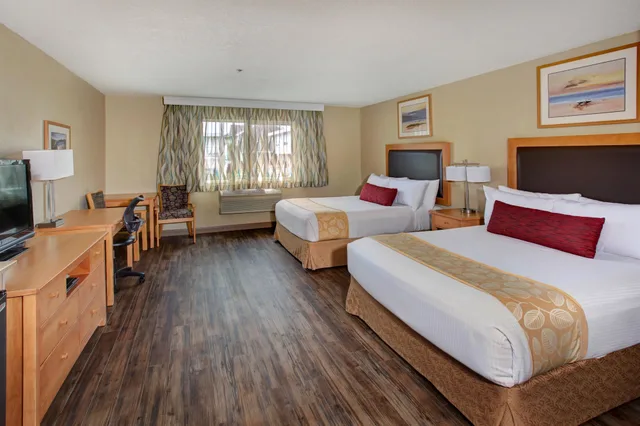 غرفة قياسية بسريرين كوين لذوي الإعاقة، Best Western Plus Ocean View Resort 1/10