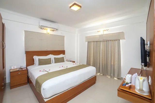 2 Bedrooms, Premium, Villa, 2 King Beds, Valley View, Private Bathroom، The Fog Munnar Resorts And Spa 2/4