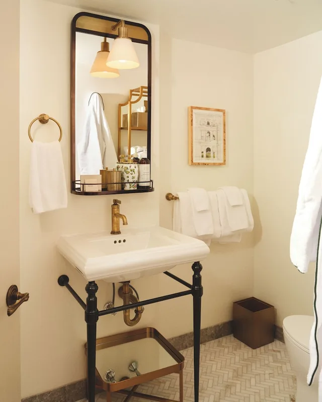 جناح بسرير كينج بغرفة نوم واحدة مع أريكة، Viking Hotel 2/2