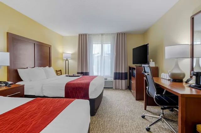 غرفة قياسية بسريرين كوين، Comfort Inn and Suites Hillsville I-77 6/8