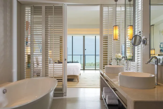1 Bedroom, Suite, Beach Front, Pool Access، Renaissance Sanya Resort and Spa 3/3