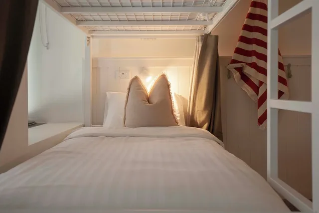 House, 6 Bunk Beds, Bunk Bed، Little Drifter Cairns 1/6
