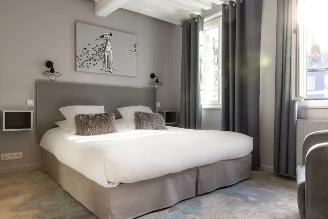 City, Queen Bed، Hotel Du Dauphin Les Loges 2/5