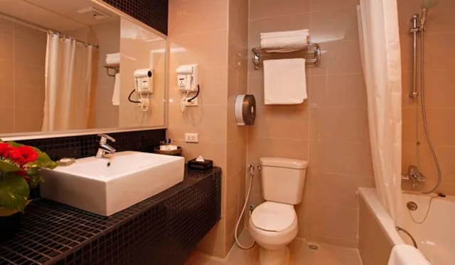 غرفة بريميير ثلاثية بسرير كينج وسرير فردي، Pattaya Loft Hotel 2/2