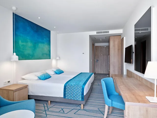 غرفة سوبيريور بشرفة بإطلالة جزئية على البحر، Maistra Select Mlini Hotel 3/4