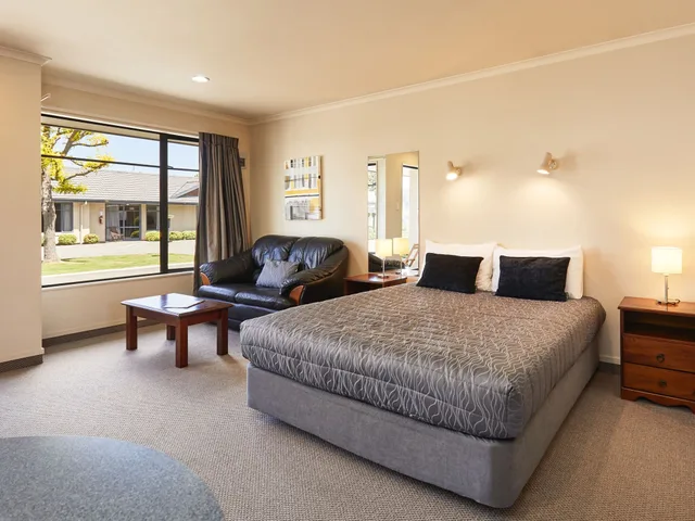 استوديو كومفورت بسرير كينج، Centre Court Motel 2/7