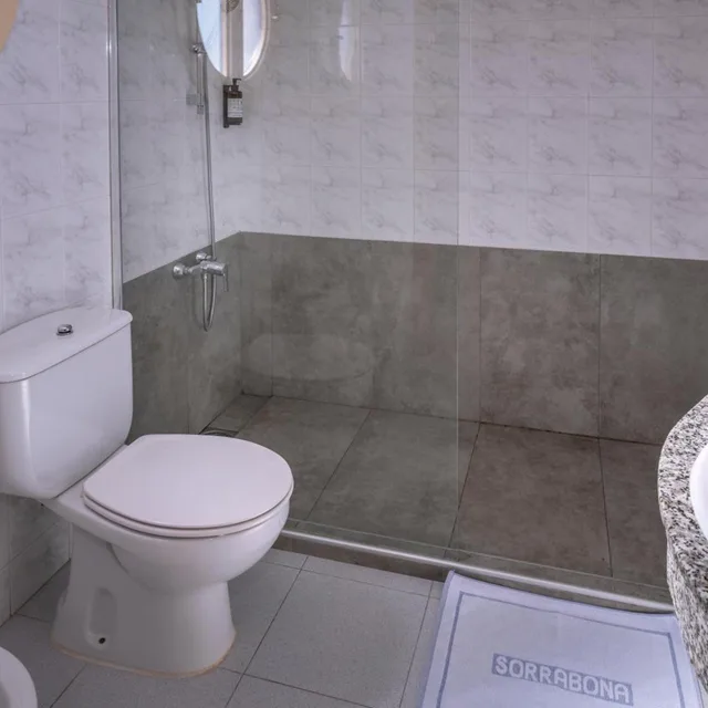غرفة بسرير مزدوج بإطلالة على المدينة، Sorrabona Hotel 6/8