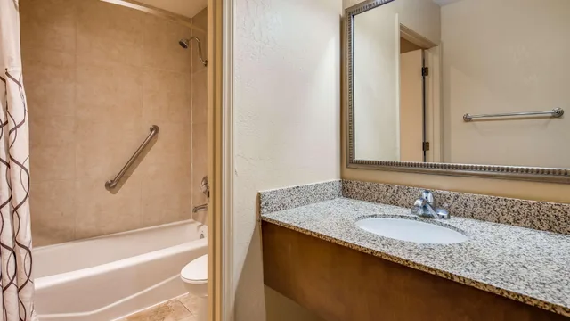 غرفة بسرير كينج، Best Western Cottonwood Inn 7/9