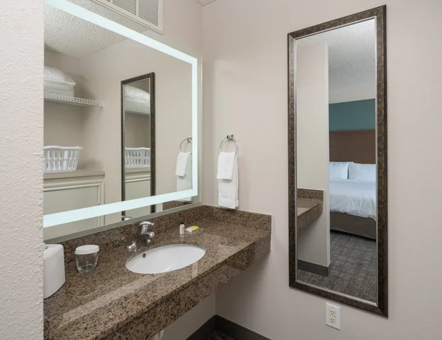 جناح بسرير كينج بغرفة نوم واحدة بمطبخ لذوي الإعاقة، STAYBRIDGE SUITES DENVER TECH CENTER 3/3