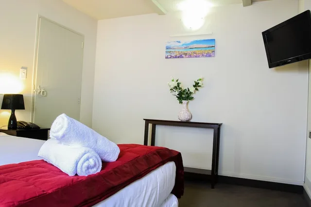 جناح كومفورت بسرير كينج بغرفة نوم واحدة، Camelot Motor Lodge 5/6