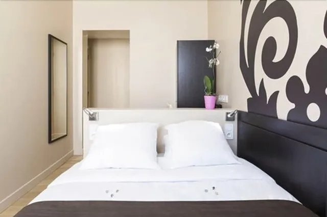 Superior, Double Bed, Hotel Bastille 2/2