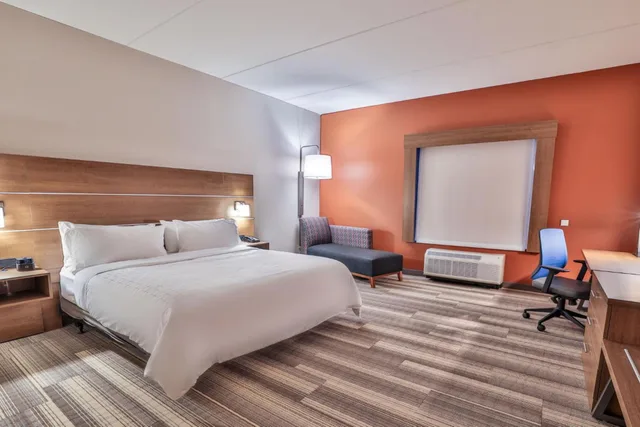 غرفة قياسية بسرير مزدوج، Holiday Inn Express & Suites Nashville Metrocenter Downtown 2/6