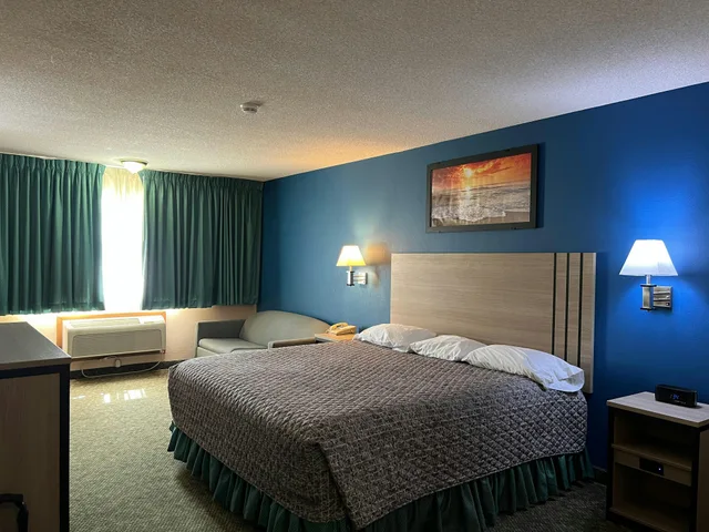 غرفة بسرير كينج للمدخنين، Marysville Surf Motel Kansas US 77 2/5