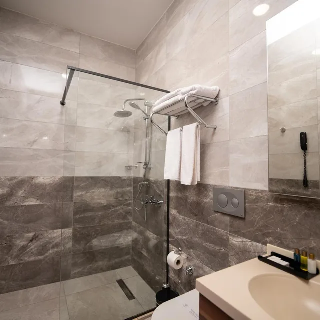 Room, King Bed, Balcony, Mari Suites Hotel 6/7