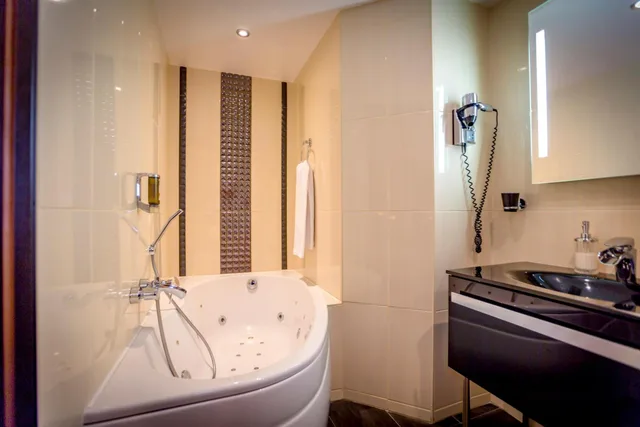 جناح جونيور، Clarion Collection Hotel Saint Jean 4/6