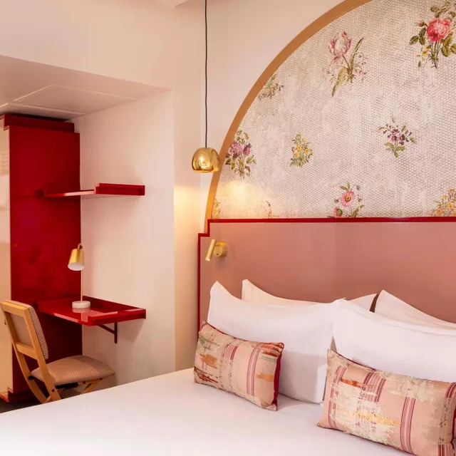غرفة قياسية بسرير مزدوج بشرفة، HOTEL DES DEUX-ILES 1/3