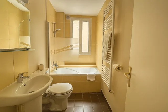 غرفة ثلاثية بسرير مزدوج وسرير فردي، Hotel des Bains 10/10