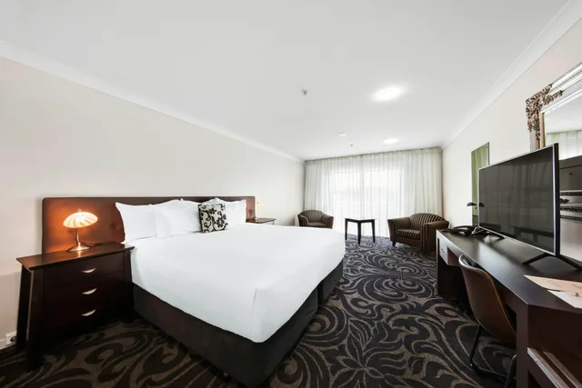 غرفة ديلوكس بسرير كينج، Millennium Hotel New Plymouth Waterfront 1/3