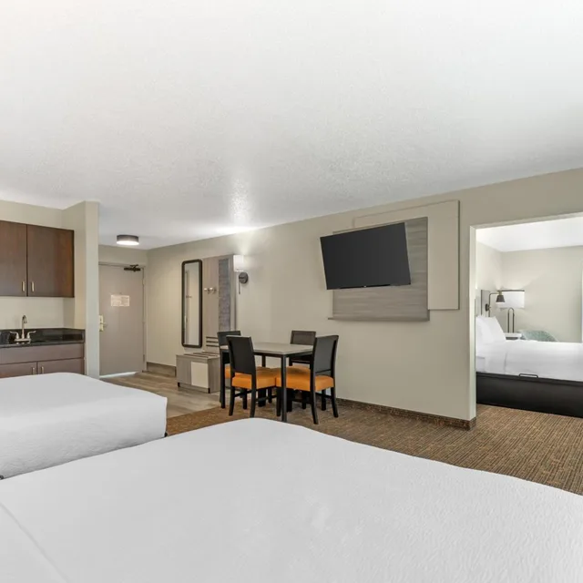 غرفة، Best Western Plus Omaha Airport Inn 3/4