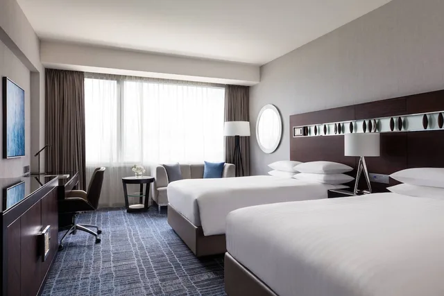 غرفة تنفيذية بسريرين مزدوجين بإطلالة على البحر، Hong Kong Skycity Marriott Hotel 1/3