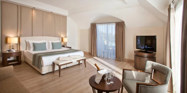 Deluxe, Side Sea View, Large، Juju Premier Palace 5/8
