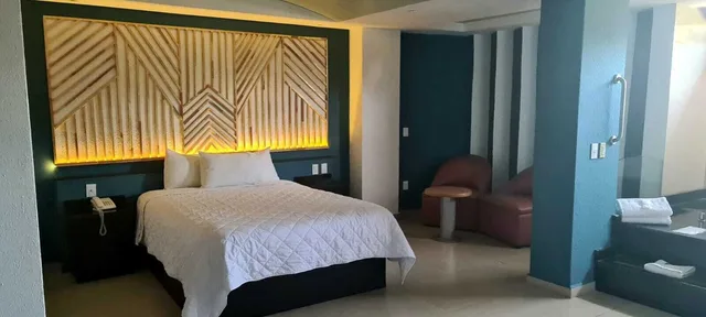 جناح كومفورت بسرير كوين، Hotel Borda Cuernavaca 2/5