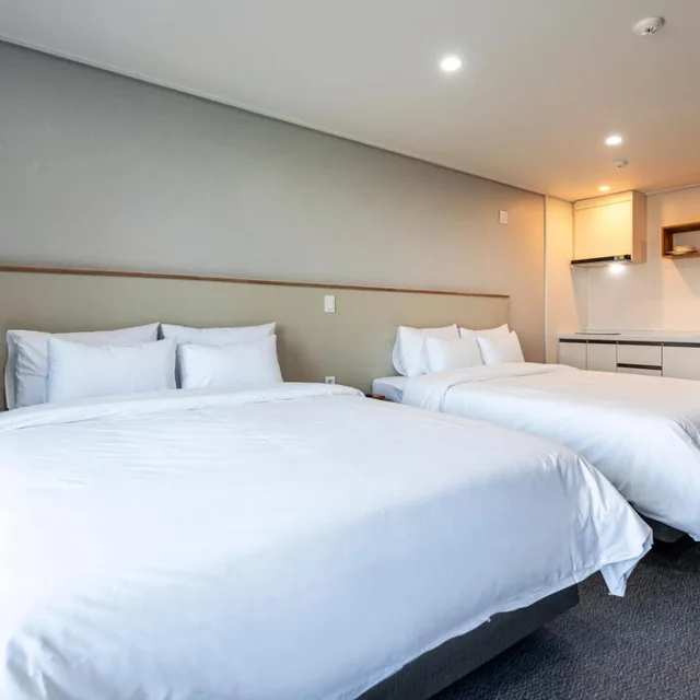 Deluxe, Partial Ocean View, Kitchenette, Strip Building، Aewol Stay in Jeju 4/10
