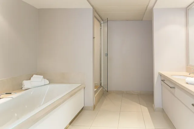 1 Bedroom, Suite, King Bed, The Morrison Dublin, Curio Collection by Hilton 5/6