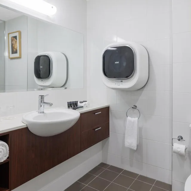 1 Bedroom, Loft, Apartment, Double Bed, Balcony، Amora Herencia Riverwalk Melbourne 4/4