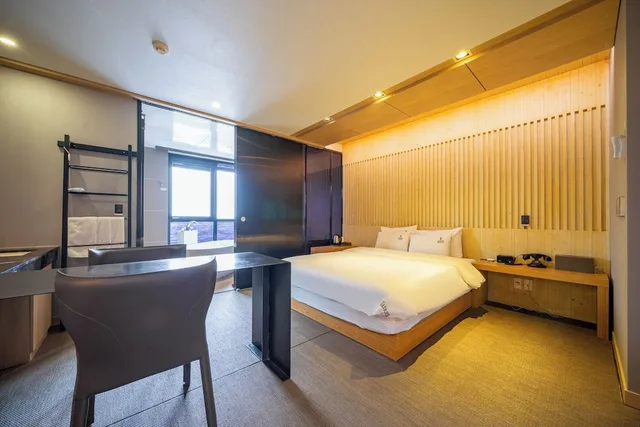 Vip, Double Bed، Louis Boutique Hotel 1/7
