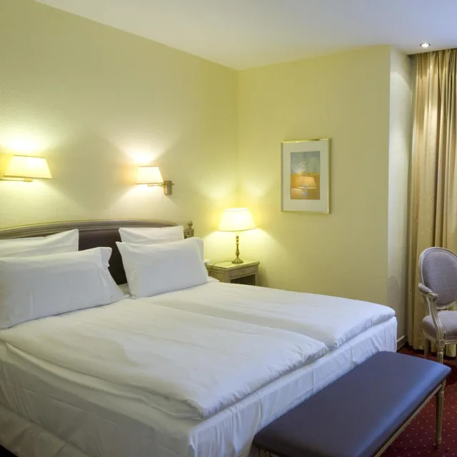 غرفة قياسية بسرير مزدوج أو سريرين منفصلين، Grand Hotel Bristol 5/8