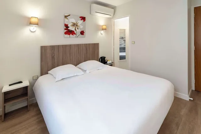 غرفة كومفورت بسرير كوين، Sure Hotel by Best Western Saintes 3/7