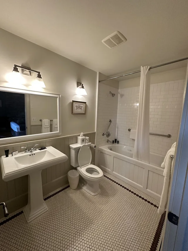 غرفة بسرير كينج، Buttermilk Falls Inn 2/2