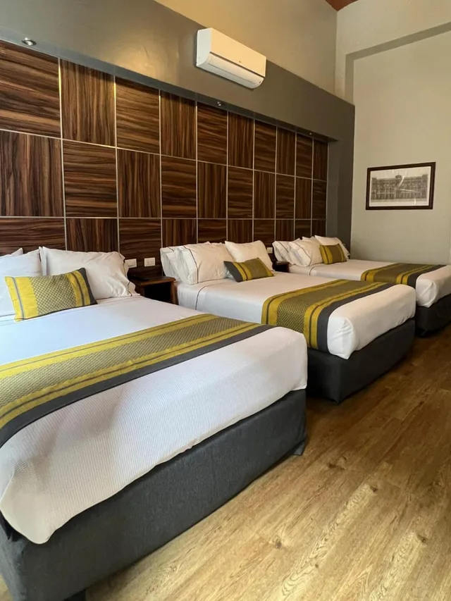 غرفة كومفورت ثلاثية، Hotel Principal 2/3