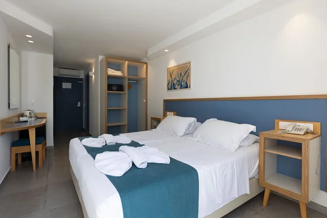 Room, Twin Beds, Lateral Side Sea View، Alia Beach Hotel Adults only 18+ 4/9