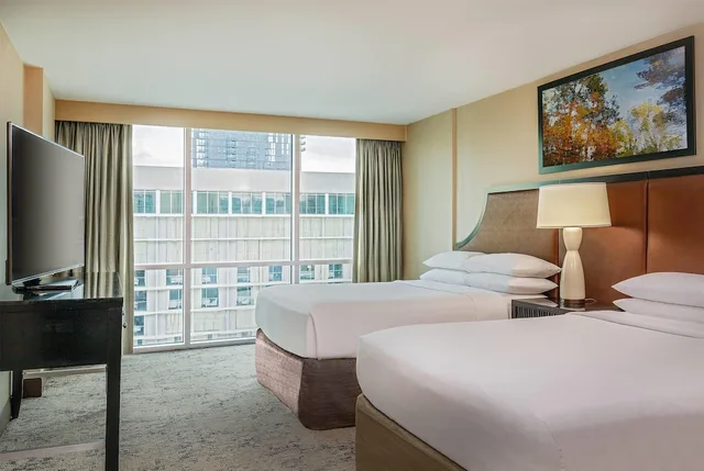 غرفة بسريرين مزدوجين، Courtland Grand Hotel, Trademark Collection by Wyndham 2/5