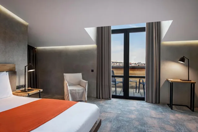 غرفة بسريرين منفصلين بشرفة، Iota Hotel Tbilisi 2/2