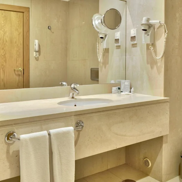 غرفة مفردة، Hotel Cinquentenario & Conference Center 8/12
