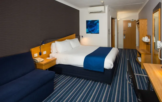 غرفة قياسية بسرير مزدوج مع أريكة، Holiday Inn Express Birmingham - Snow Hill 2/10