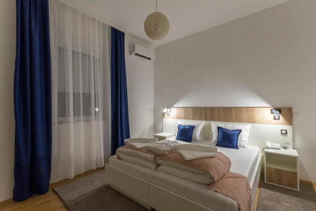 غرفة بسرير مزدوج أو سريرين منفصلين، Airport Garni Hotel Belgrade 6/10