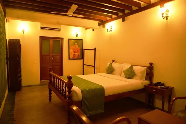 Courtyard, Double Bed، Fabhotel Esparan Heritage Pondicherry 1/1