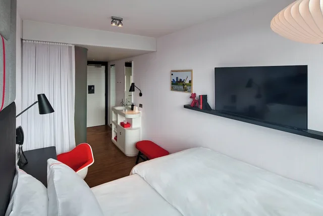 Room, King Bed, citizenM Dublin St Patricks 5/10