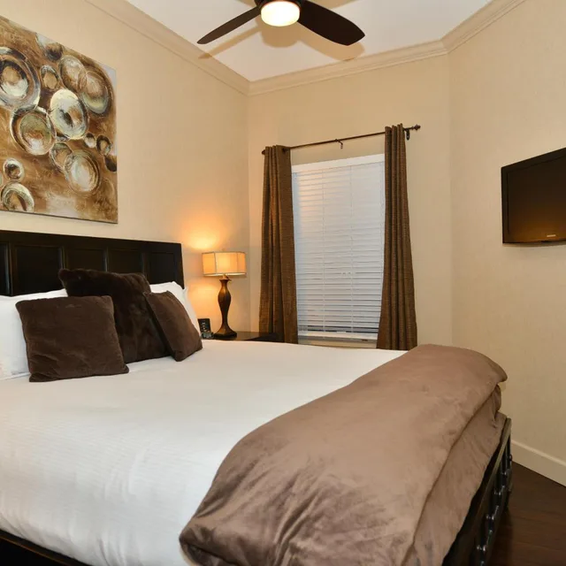 جناح تنفيذي بغرفتي نوم، Prestige Hotel Vernon 2/3