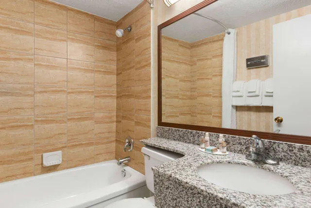 غرفة بسريرين كوين، Travelodge by Wyndham, North Battleford 5/6