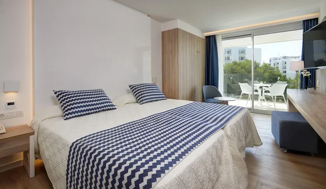 Economy, Double Bed, Hipotels Bahia Cala Millor - Adults Only 1/2